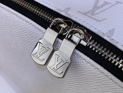 Franco Shops - Louis Vuittons  - 15428