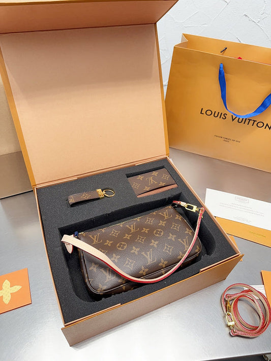 Franco Shops - Louis Vuittons  - 14881