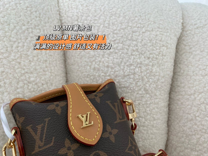 Franco Shops - Louis Vuittons  - 15078