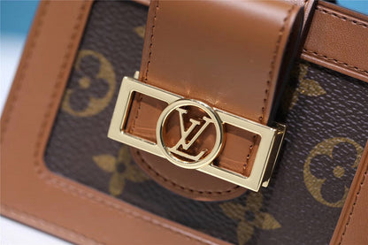 Franco Shops - Louis Vuittons  - 9197