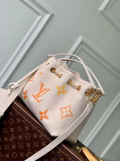 Franco Shops - Louis Vuittons  - 15366