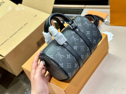 Franco Shops - Louis Vuittons  - 15040