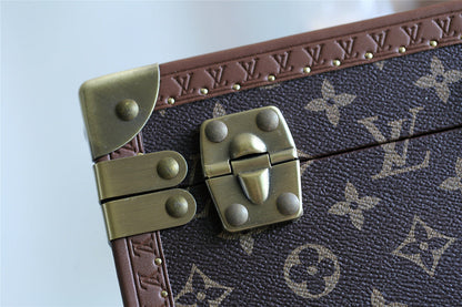 Franco Shops - Louis Vuittons  - 9512