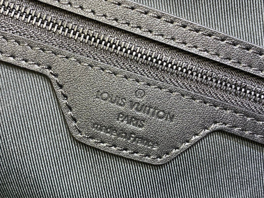 Franco Shops - Louis Vuittons  - 15310