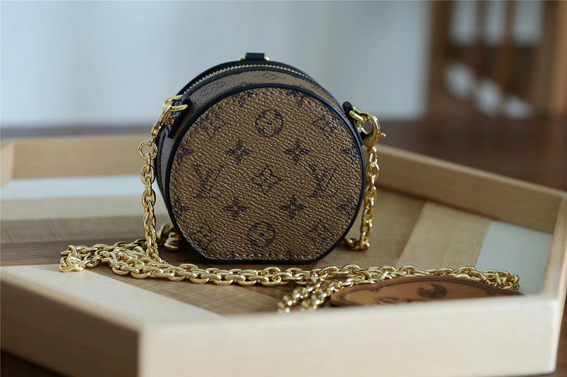 Franco Shops - Louis Vuittons  - 9184