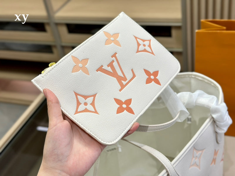 Franco Shops - Louis Vuittons  - 15052