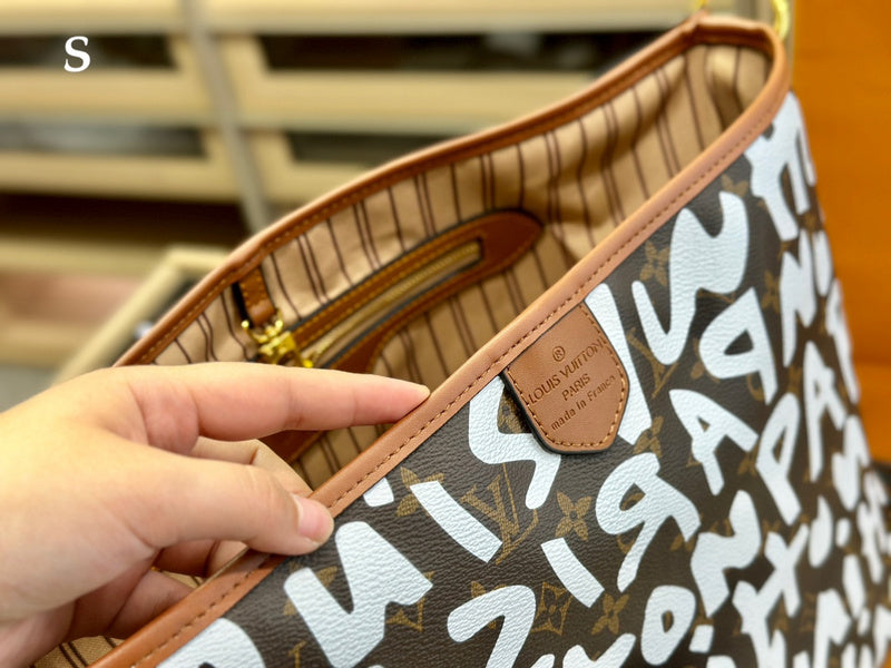 Franco Shops - Louis Vuittons  - 15055