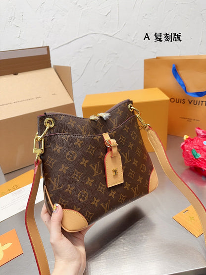 Franco Shops - Louis Vuittons  - 14959
