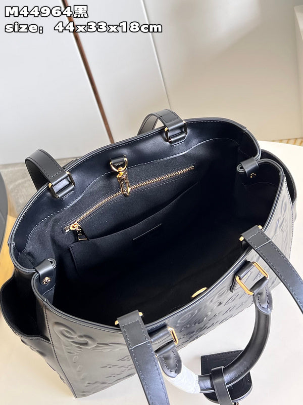 Franco Shops - Louis Vuittons  - 15477