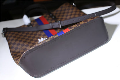Franco Shops - Louis Vuittons  - 9840
