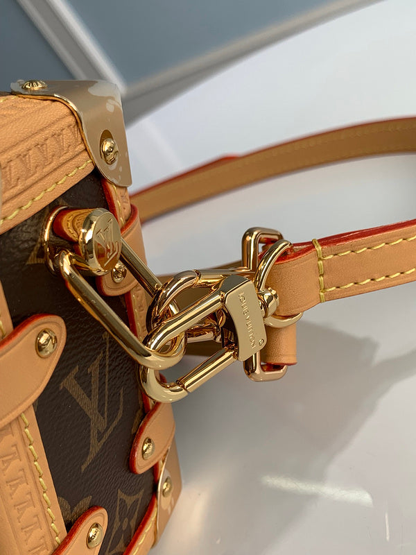 Franco Shops - Louis Vuittons  - 15404