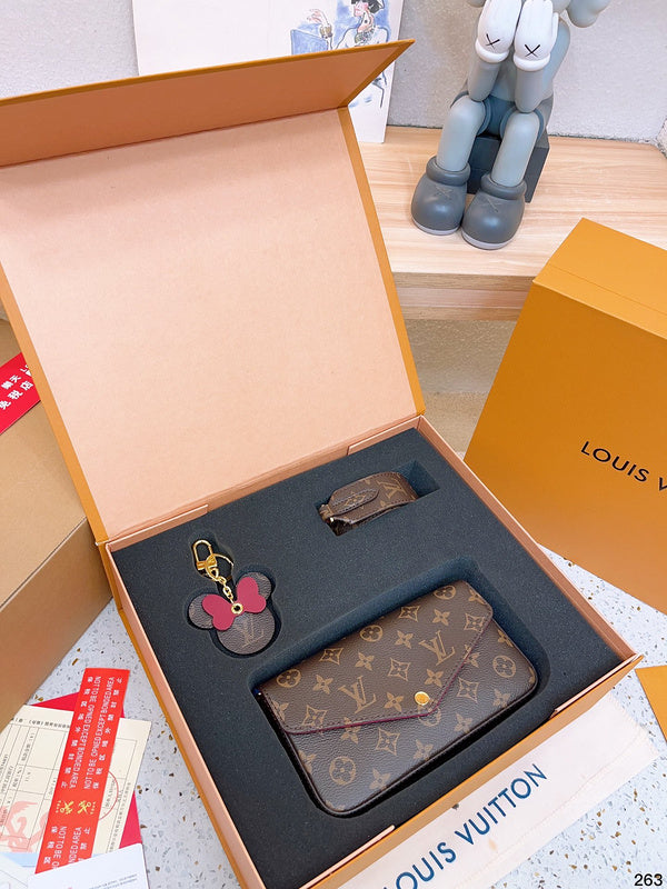 Franco Shops - Louis Vuittons  - 14971