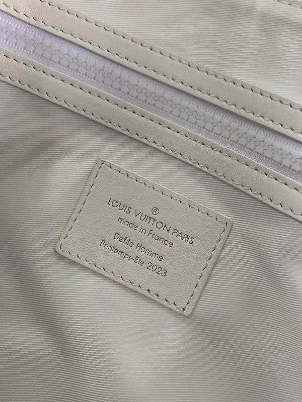 Franco Shops - Louis Vuittons  - 15411