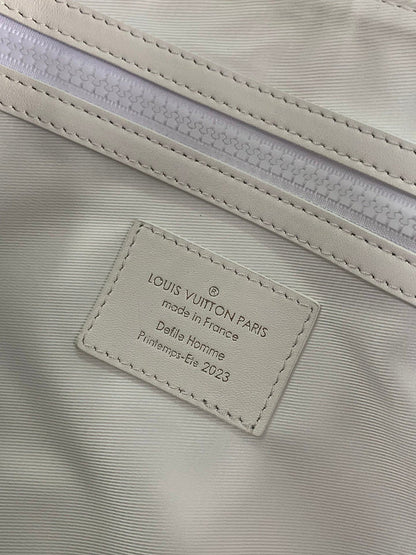 Franco Shops - Louis Vuittons  - 15411