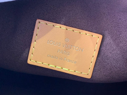 Franco Shops - Louis Vuittons  - 15222