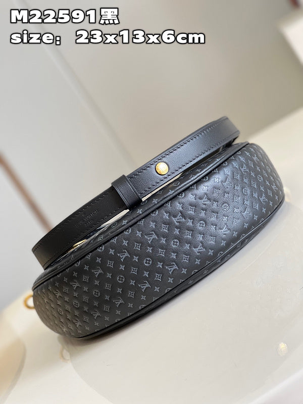 Franco Shops - Louis Vuittons  - 15783