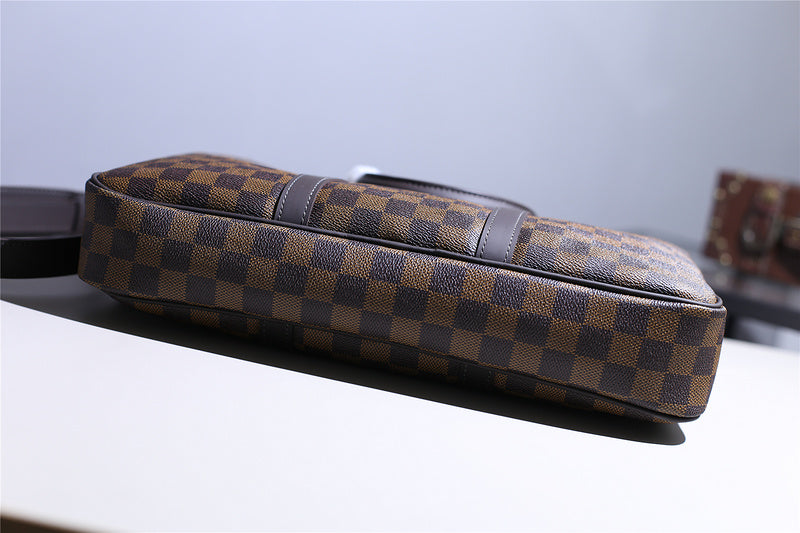 Franco Shops - Louis Vuittons  - 9857
