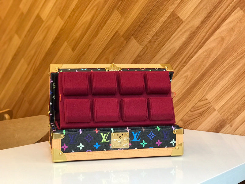 Franco Shops - Louis Vuittons  - 9500