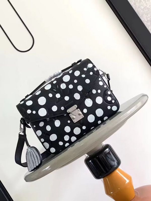 Franco Shops - Louis Vuittons  - 15264