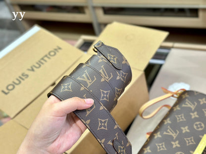 Franco Shops - Louis Vuittons  - 14992