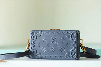 Franco Shops - Louis Vuittons  - 9938