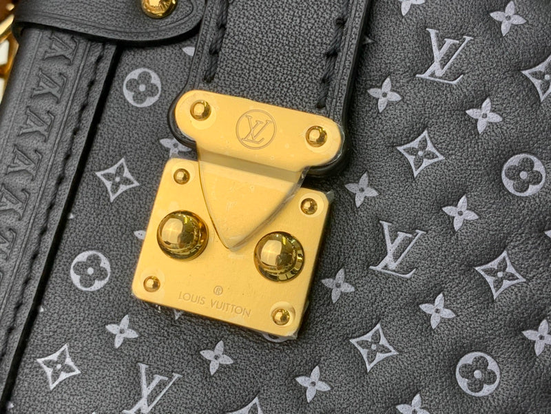 Franco Shops - Louis Vuittons  - 15630