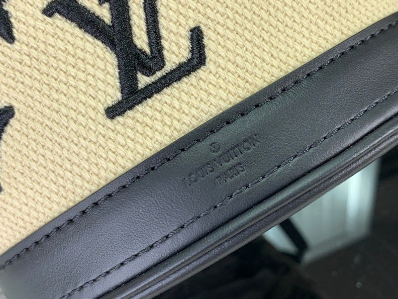Franco Shops - Louis Vuittons  - 15240