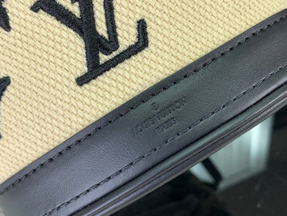Franco Shops - Louis Vuittons  - 15240
