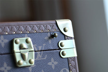 Franco Shops - Louis Vuittons  - 9520