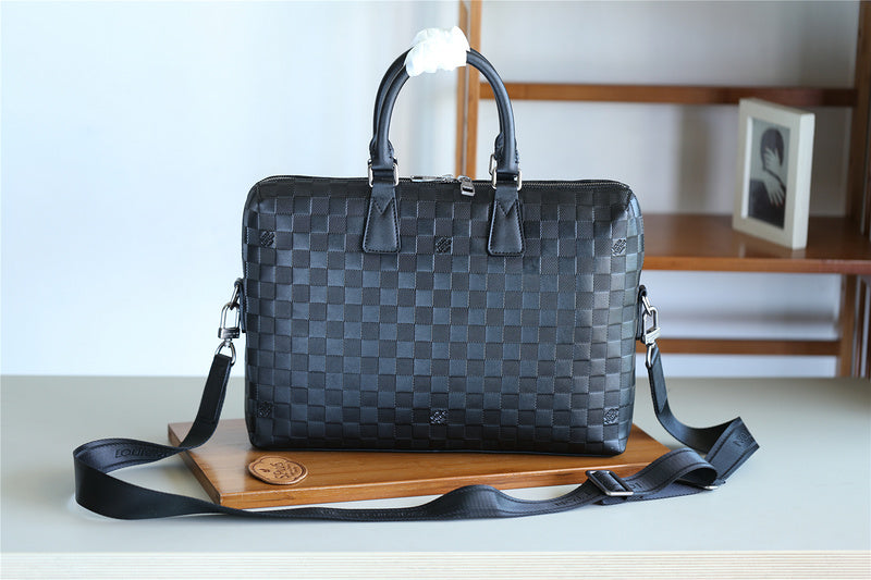 Franco Shops - Louis Vuittons  - 9832