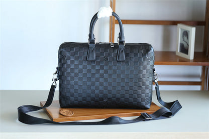 Franco Shops - Louis Vuittons  - 9832