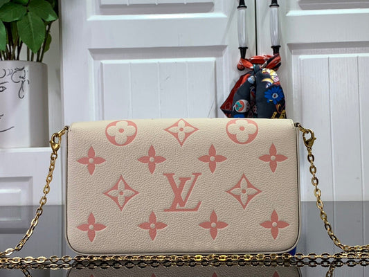 Franco Shops - Louis Vuittons  - 15822