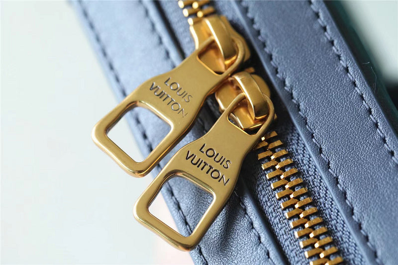 Franco Shops - Louis Vuittons  - 9938