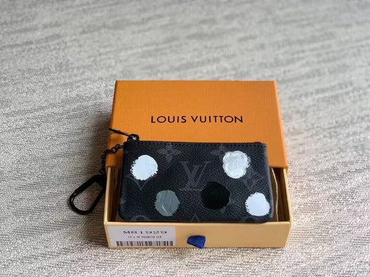 Franco Shops - Louis Vuittons  - 15753