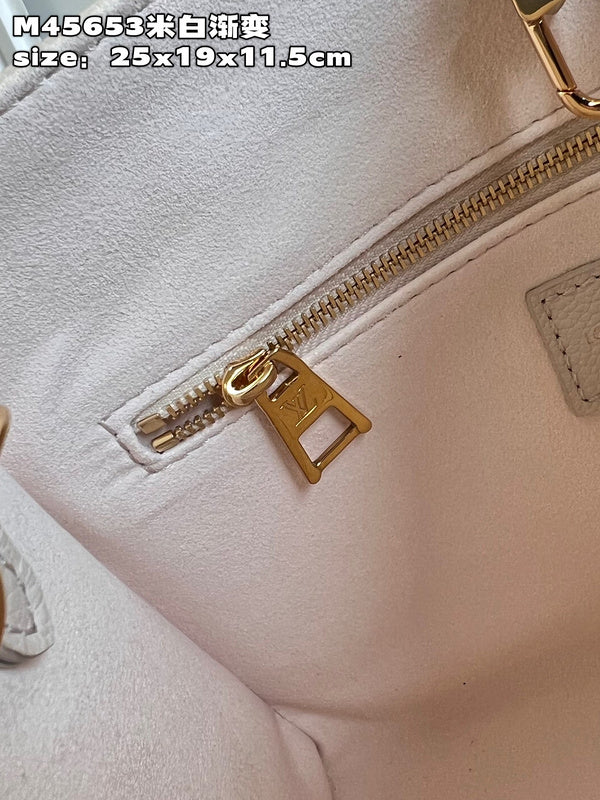 Franco Shops - Louis Vuittons  - 15339