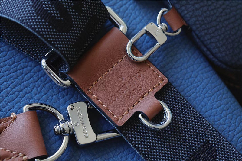 Franco Shops - Louis Vuittons  - 10049