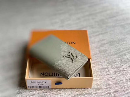 Franco Shops - Louis Vuittons  - 15282