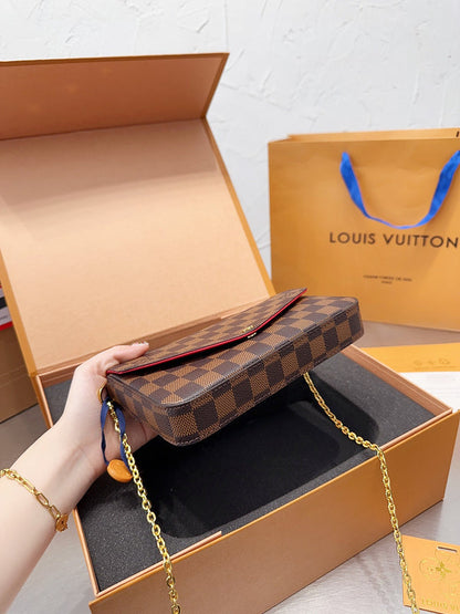 Franco Shops - Louis Vuittons  - 15021