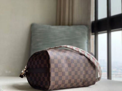 Franco Shops - Louis Vuittons  - 15378