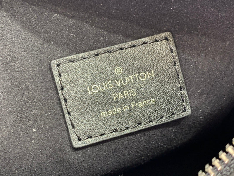 Franco Shops - Louis Vuittons  - 15221