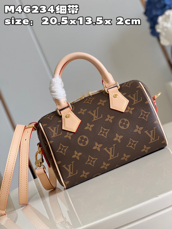 Franco Shops - Louis Vuittons  - 15770