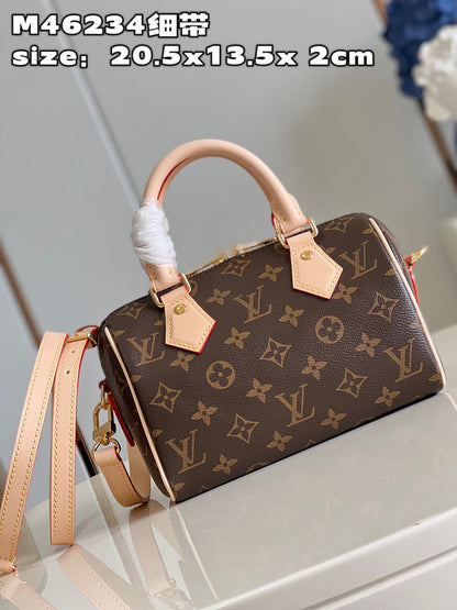 Franco Shops - Louis Vuittons  - 15770