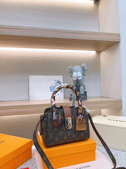 Franco Shops - Louis Vuittons  - 14904