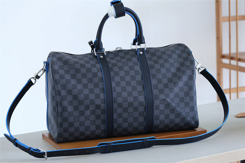 Franco Shops - Louis Vuittons  - 9480