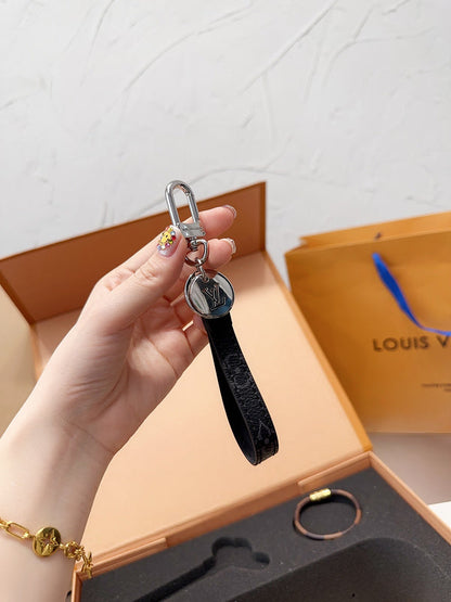 Franco Shops - Louis Vuittons  - 14887