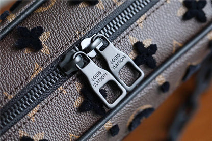 Franco Shops - Louis Vuittons  - 10147