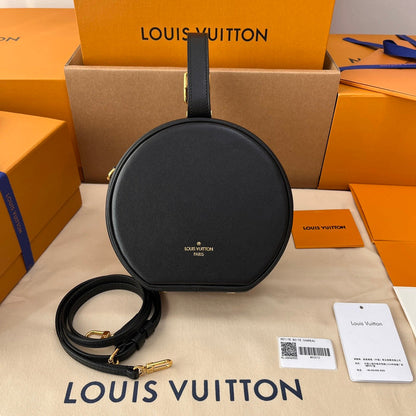 Franco Shops - Louis Vuittons  - 15836