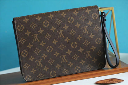 Franco Shops - Louis Vuittons  - 10096