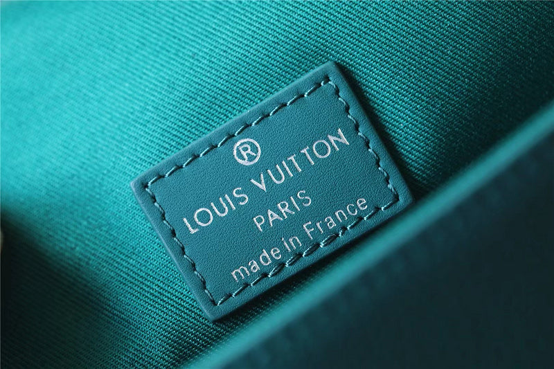 Franco Shops - Louis Vuittons  - 9915