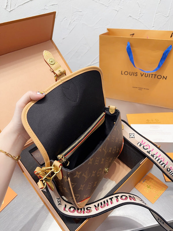 Franco Shops - Louis Vuittons  - 15020